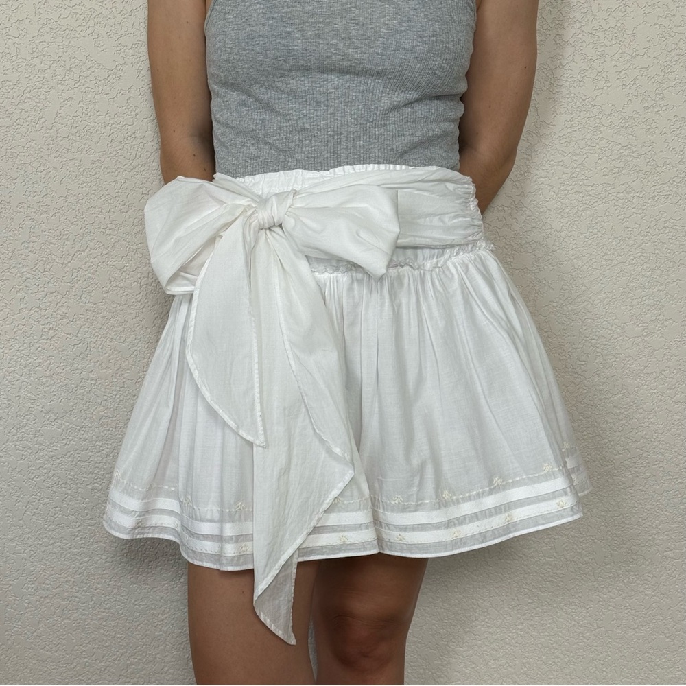 NWOT Hollister white tie front bow mini skirt